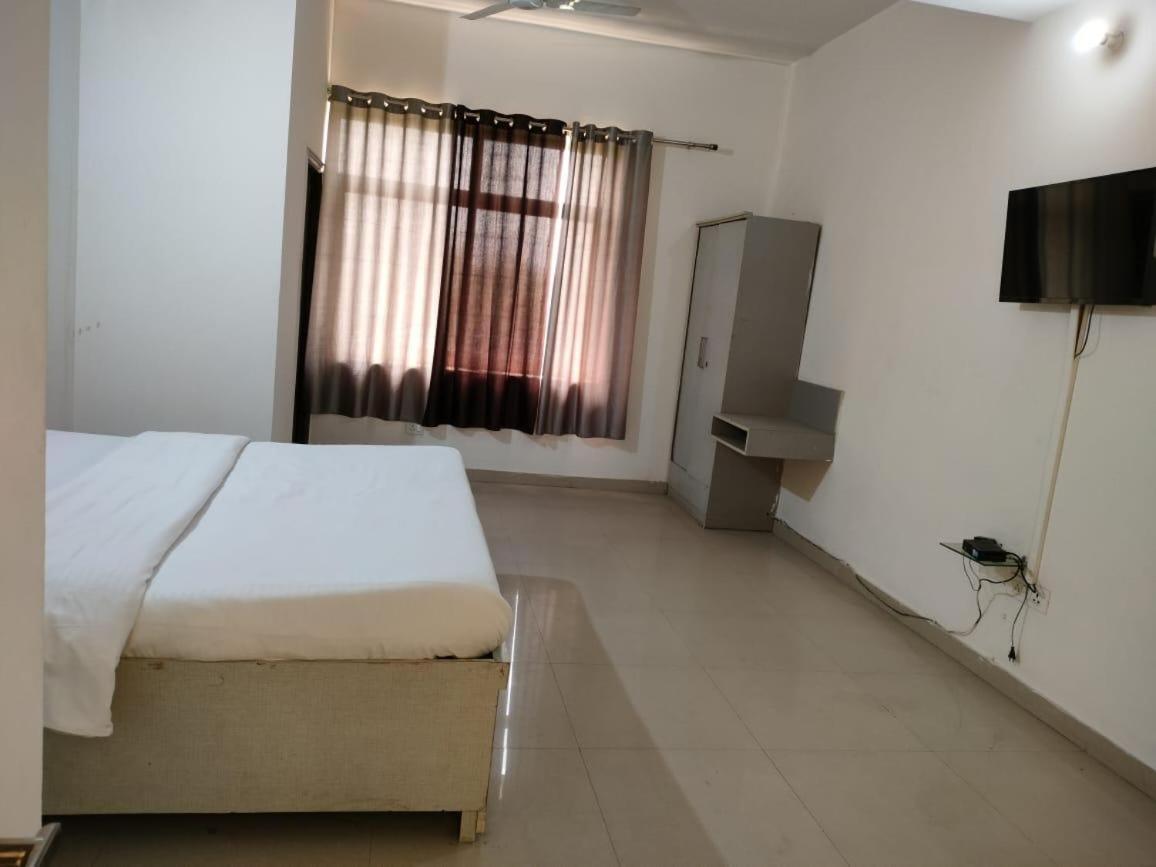 The Rejoice Hotel & Guesthouse Greater Noida Exterior photo
